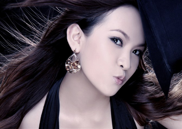 极品长发美女清纯写真图片(图7)