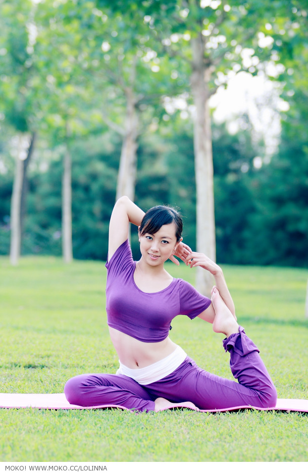 美女瑜伽—健康生活远离尘嚣(图3)