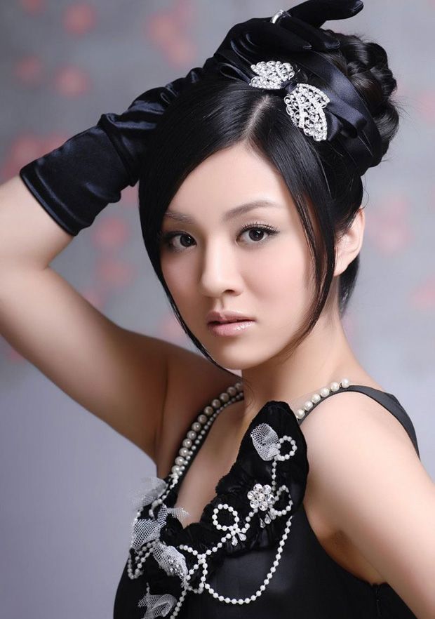 脸蛋纯情的白嫩90后美女(图11)