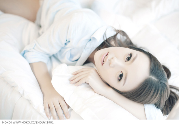 美女模特周毅乳白色写真(图13)