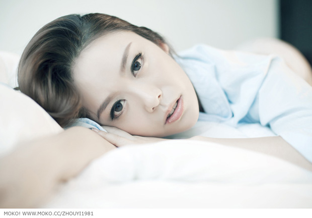 美女模特周毅乳白色写真(图17)