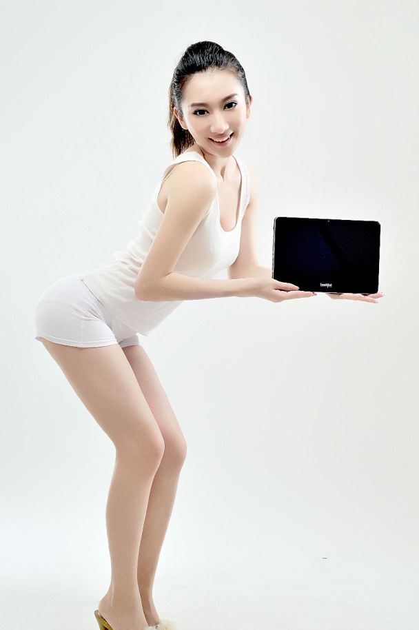 黑与白 天使美女笔记本代言(图3)