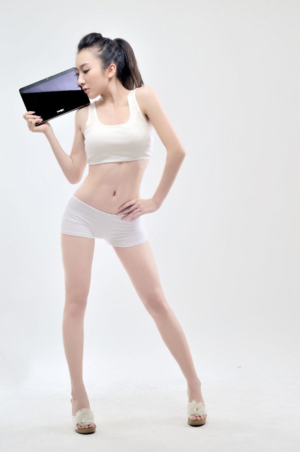 黑与白 天使美女笔记本代言(图5)