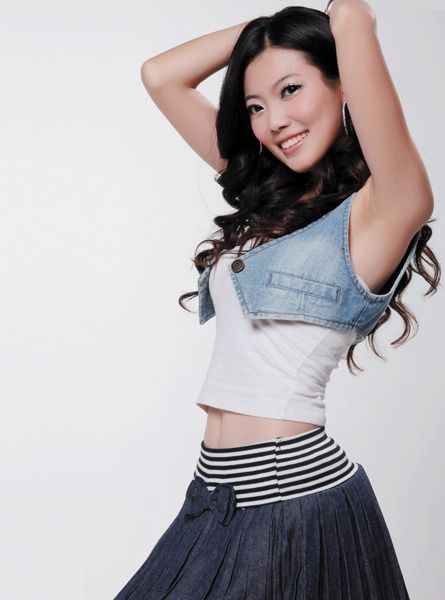 10月《U尚》封面美女 黄晓月(图3)