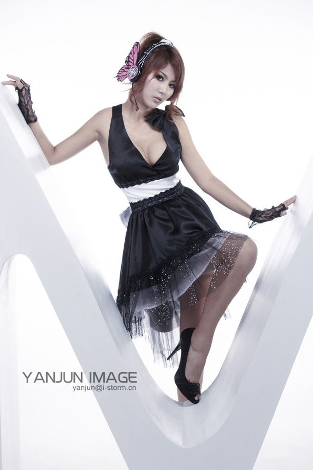 美女精品耳机广告代言《初音未来》(图7)