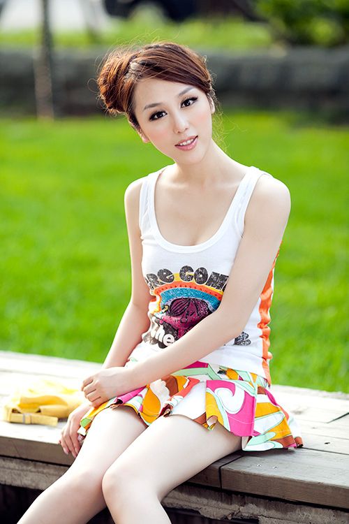 清纯金伊彤甜美时尚写真(图8)