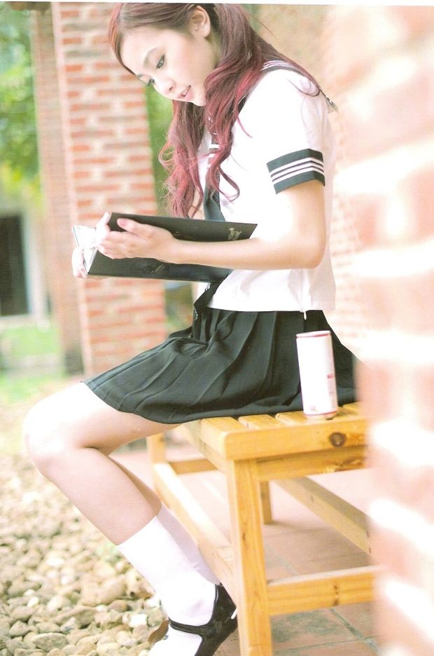 养眼美眉李蕴滴水般靓丽写真(图25)