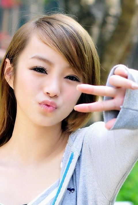 90后清纯美眉黄诗思私房照(图1)