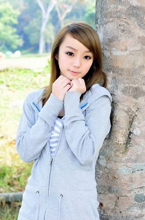 90后清纯美眉黄诗思私房照(图10)