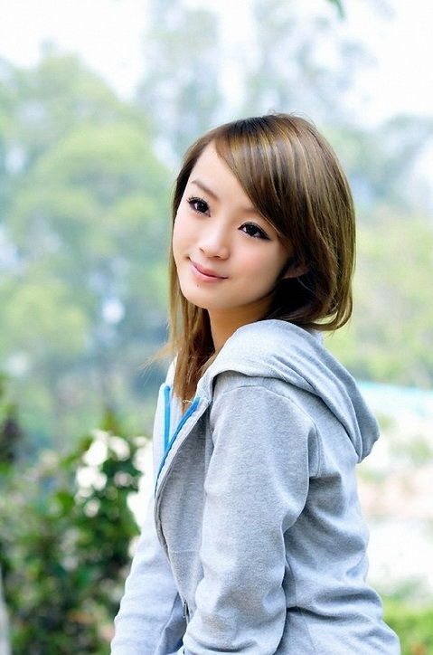 90后清纯美眉黄诗思私房照(图4)