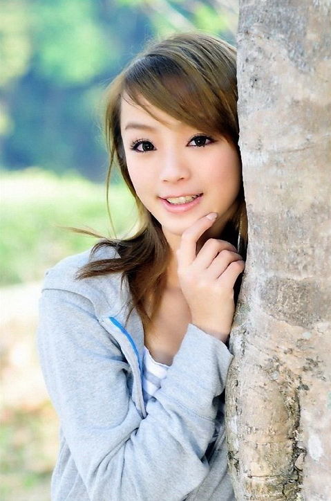 90后清纯美眉黄诗思私房照(图8)