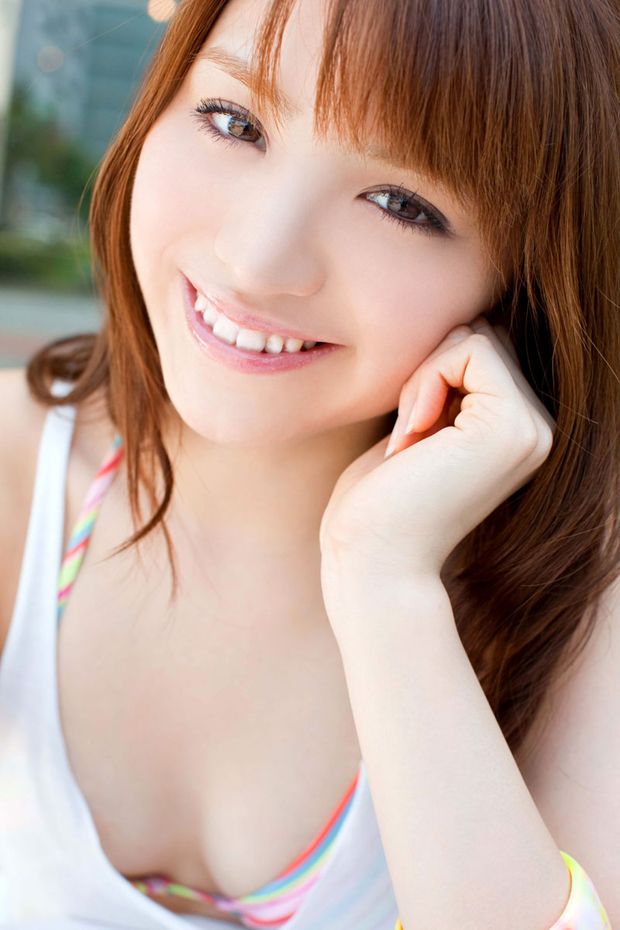 抢眼混血美女私拍秀 眼神很迷人(图10)