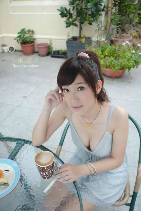 影子mm户外清纯照 尽享悠闲自在生活(图4)