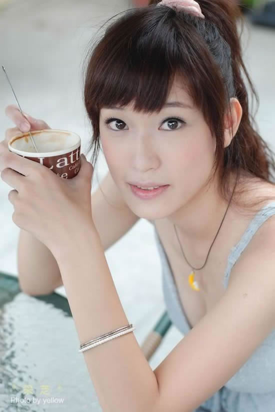 影子mm户外清纯照 尽享悠闲自在生活(图5)