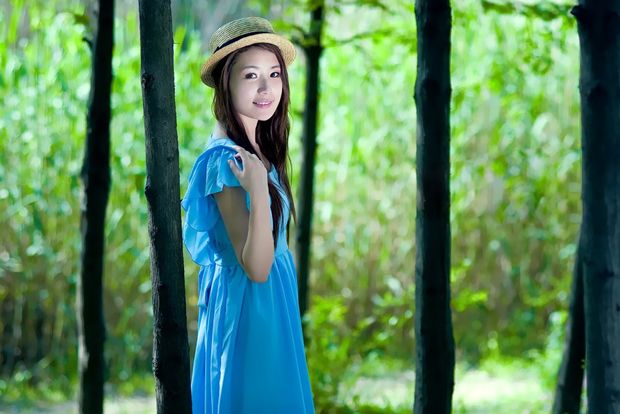 花样养眼美少女身穿蓝色裙子 很迷人(图9)