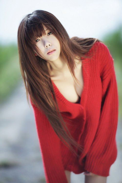 红衣美眉野外写真图片 超美超清纯(图3)