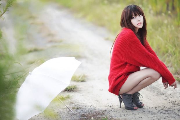 红衣美眉野外写真图片 超美超清纯(图5)