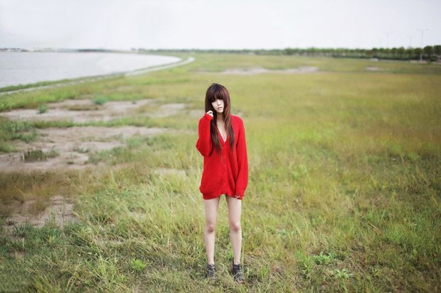 红衣美眉野外写真图片 超美超清纯(图9)