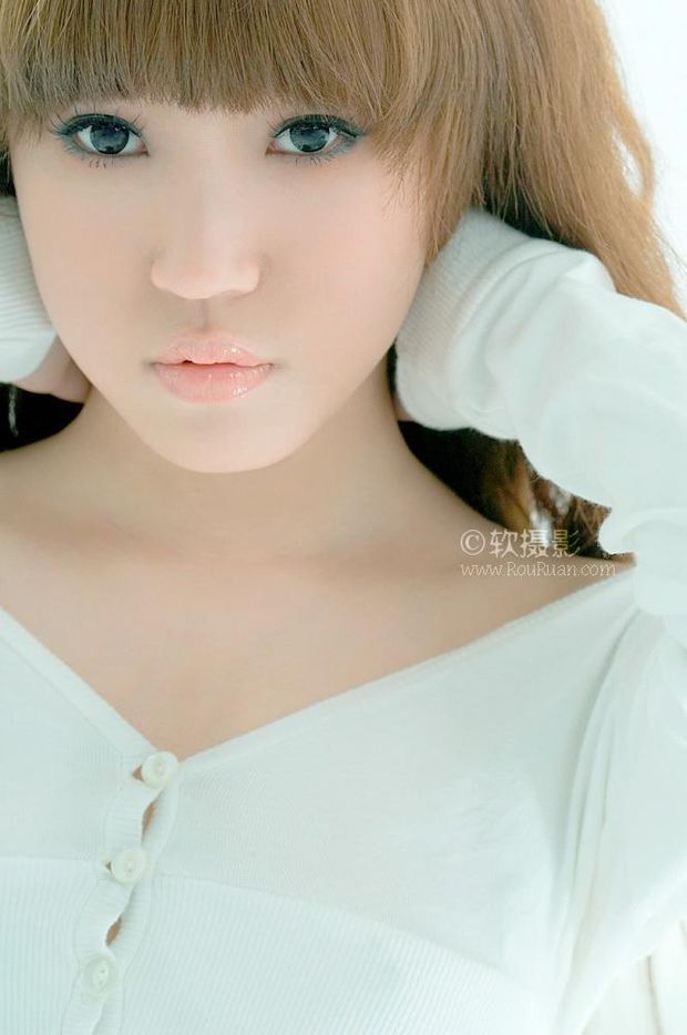 美空超级美女—杨茜柔情内衣秀(图4)