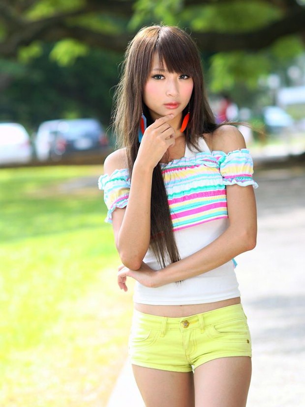 美丽长腿美女金美姬清纯写真照(图2)