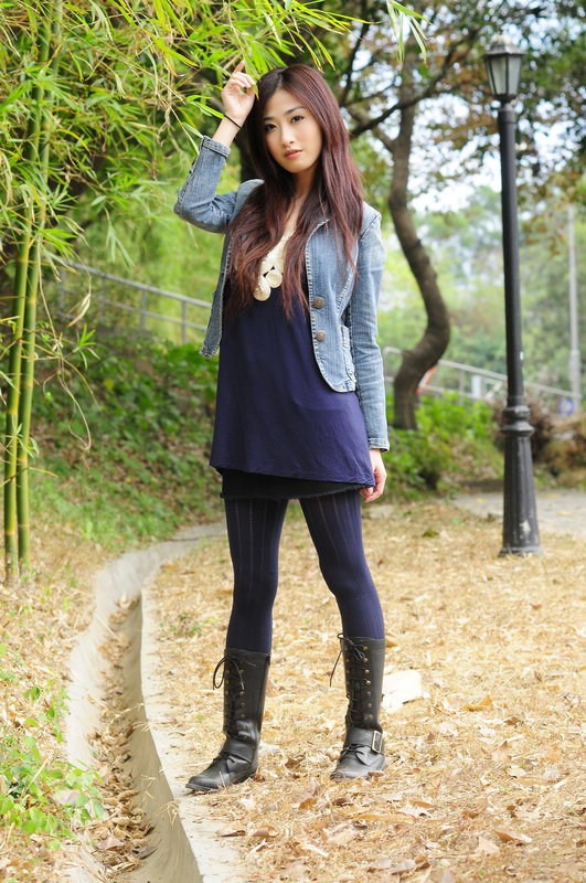 至纯少女牛仔装笑容很迷人(图5)