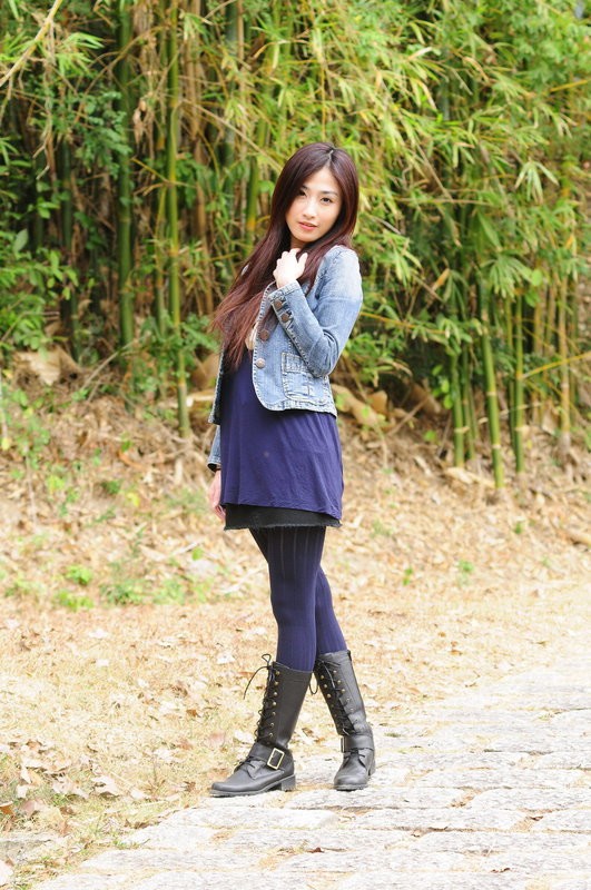 至纯少女牛仔装笑容很迷人(图6)