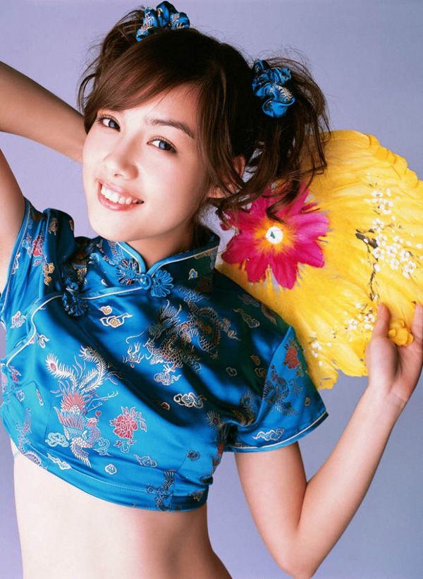 超女陈怡演绎另类性感旗袍(图7)