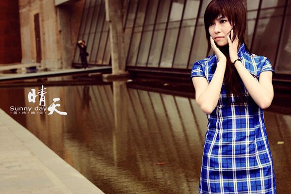 蓝格子美女旗袍摄影(图4)