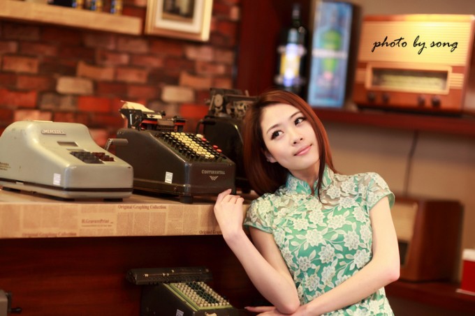 娇艳美女模特性感旗袍专场秀(图8)