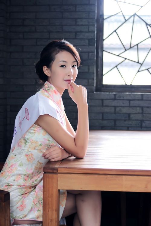 美丽的国际小姐高清旗袍摄影(图6)