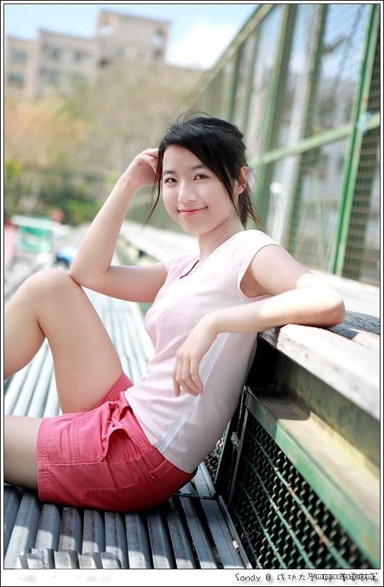 美丽大方的校园女生(图4)