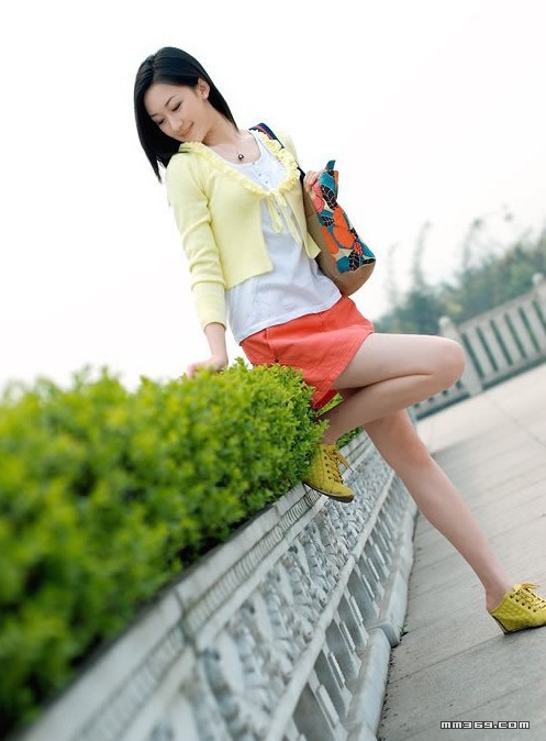 阳光清纯美女校花气质写真(图8)