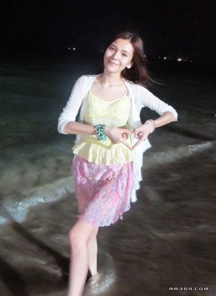 中戏校花王希维海边写真(图5)