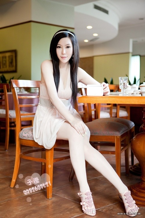 校园美女寝室大胆自拍(图12)