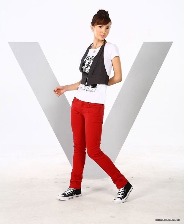 清纯校花金晨最新时尚写真(图14)