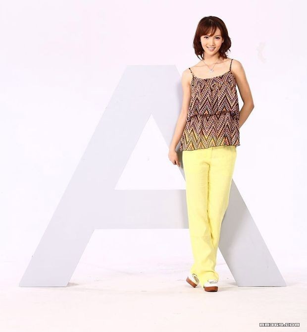 清纯校花金晨最新时尚写真(图9)