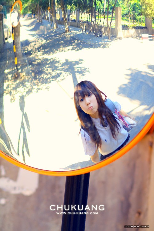 绽放的夏日校园美女(图8)