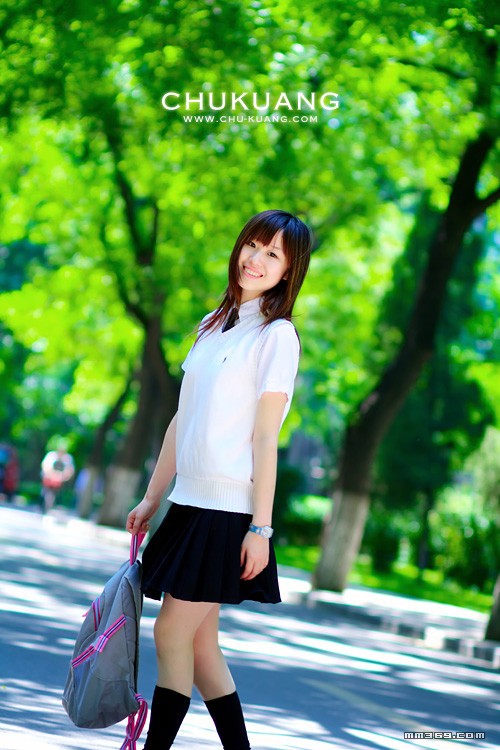 绽放的夏日校园美女(图9)