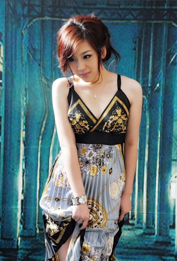 北影美女韩士博的黑丝诱惑(图5)