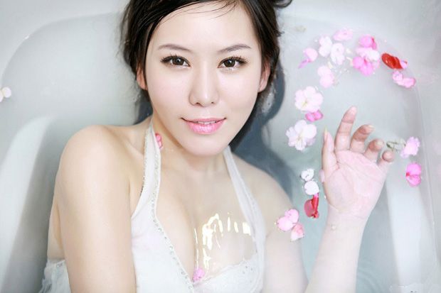 性感校花路子滢 爆乳沐浴私房写真(图18)