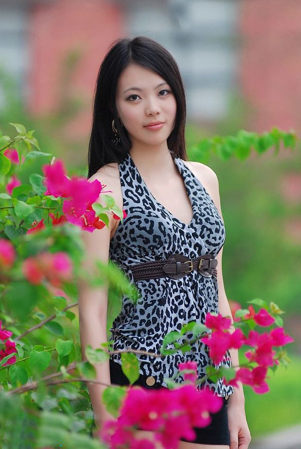 纯美大学女生面如白玉身材很正(图6)