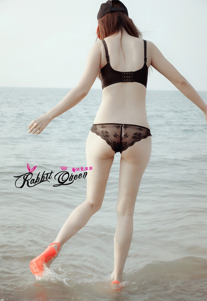 蕾丝兔宝宝海边性感露臀写真(图27)