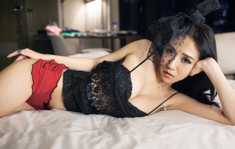 性感模特丁字裤展示火辣身材(图17)