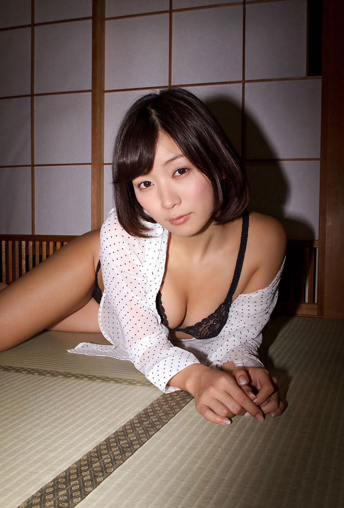 日本AV女郎阶户瑠李高清图片(图17)