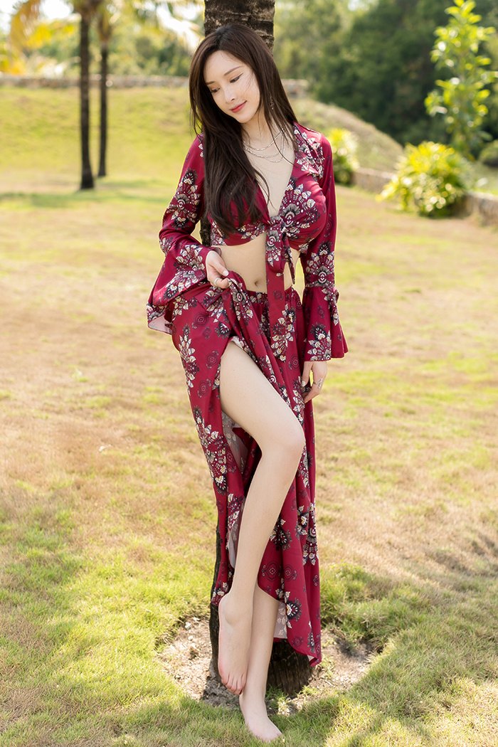 风情丽娘周妍希绝美深沟不经意露出(图38)