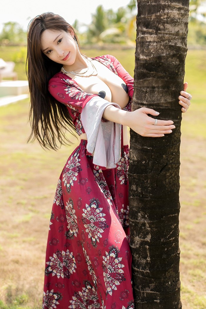 风情丽娘周妍希绝美深沟不经意露出(图41)