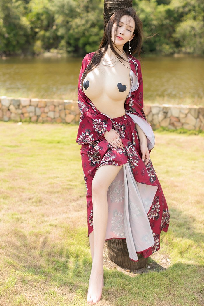 风情丽娘周妍希绝美深沟不经意露出(图56)