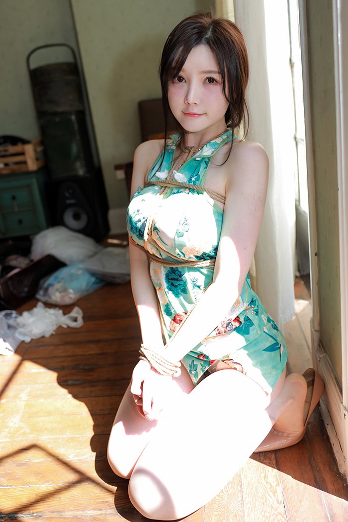 宅男女神糯美子肉丝旗袍捆绑诱惑(图18)