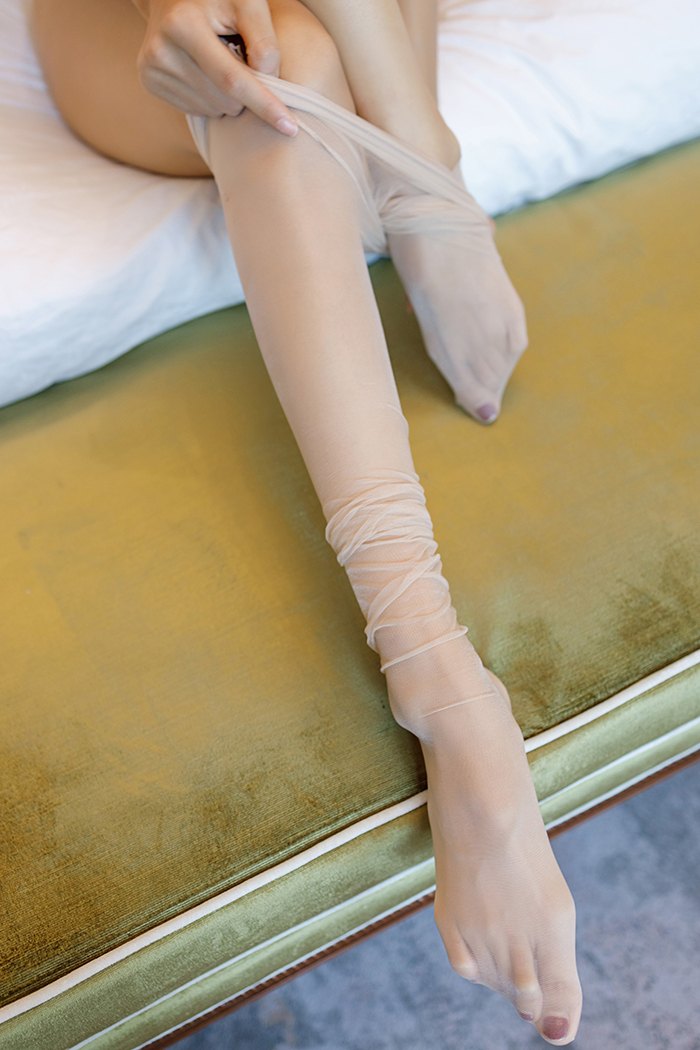 纤纤玉女蓝夏肉丝玉足撩乳勾引你(图33)