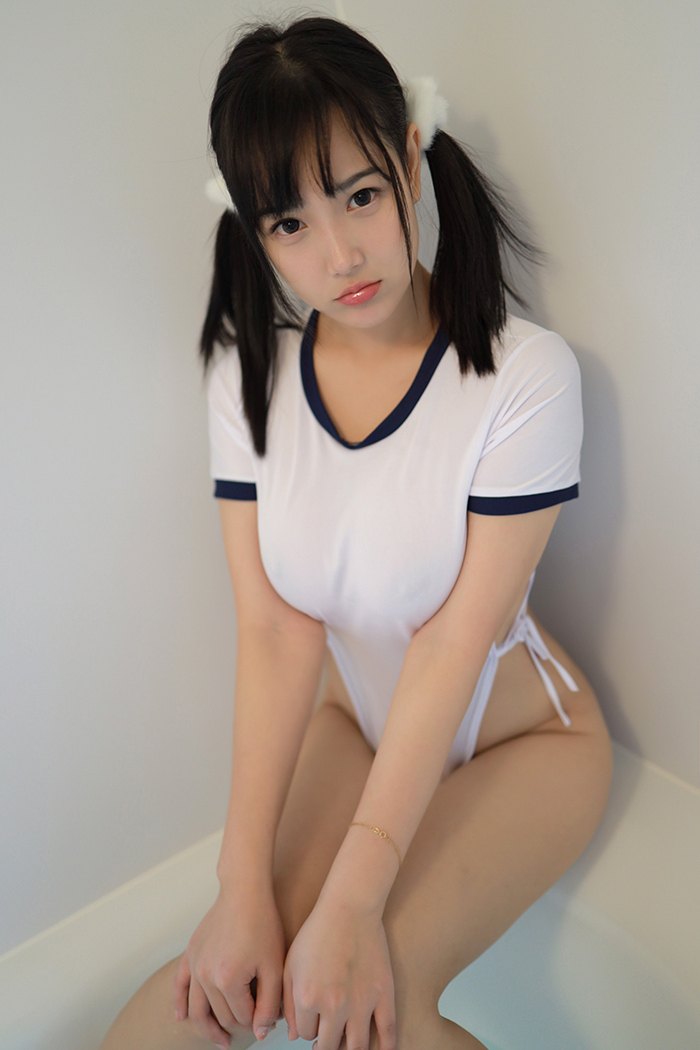 热辣迷妹徐微微童颜巨乳浴室诱惑(图16)